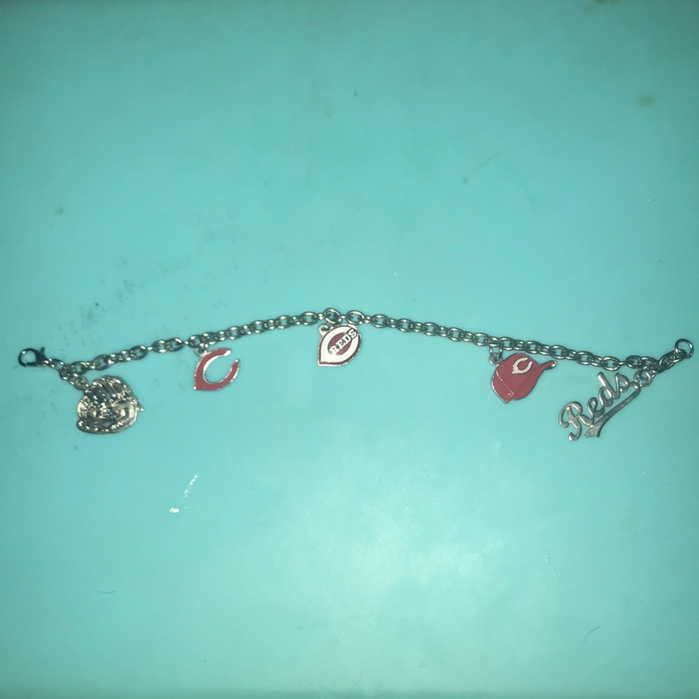 Cincinnati Reds charm bracelet